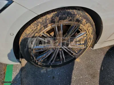 Photo 1 of 9: 2019 BMW 320d xDrive, VIN WBA5V7106KAE83439 — Korean insurance auction