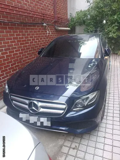 Photo 1 of 4: 2019 Mercedes-Benz Subsubbenz E300 4Matic — Korean insurance auction