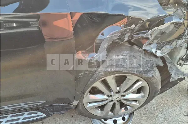 Photo 2 of 8: 2018 Kia Carnival — Korean insurance auction