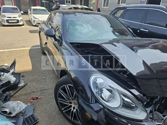 Photo 2 of 23: 2016 Porsche Panamera 4 — Korean insurance auction