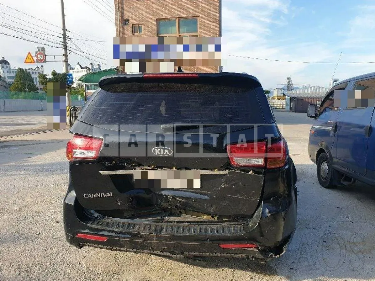 Photo 2 of 59: 2016 Kia Carnival — Korean insurance auction
