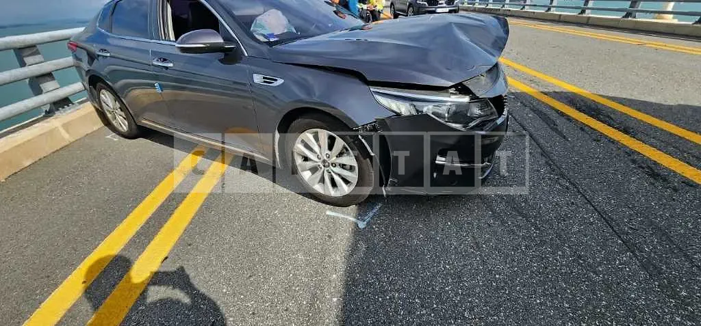 Photo 2 of 6: 2016 Kia K5, VIN KNAGX411BGA026358 — Korean insurance auction