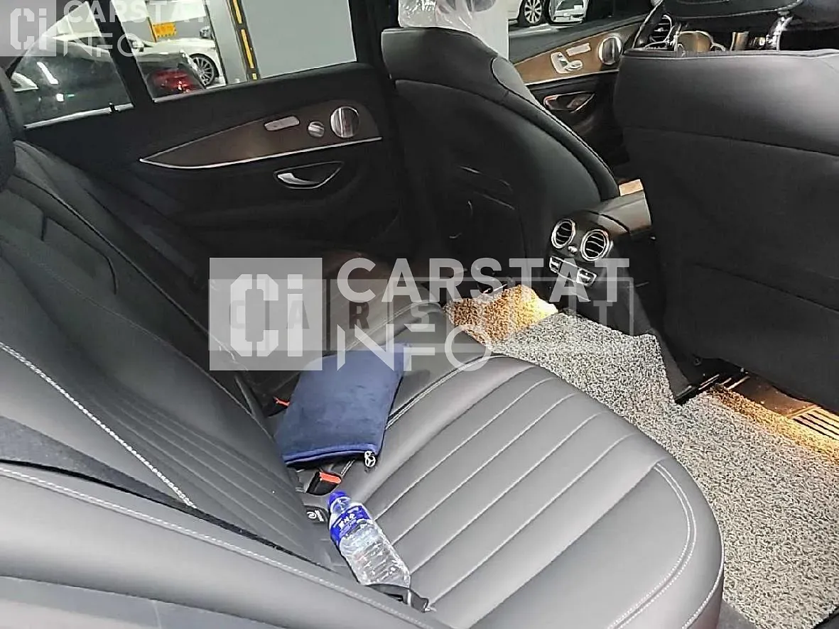 Photo 2 of 48: 2020 Mercedes-Benz Subsubbenz E300 e 4Matic — Korean insurance auction