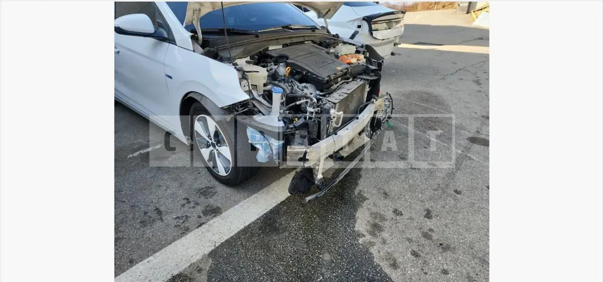 Photo 2 of 28: 2017 Hyundai IONIQ Hybrid, VIN KMHCX51DGHU038154 — Korean insurance auction