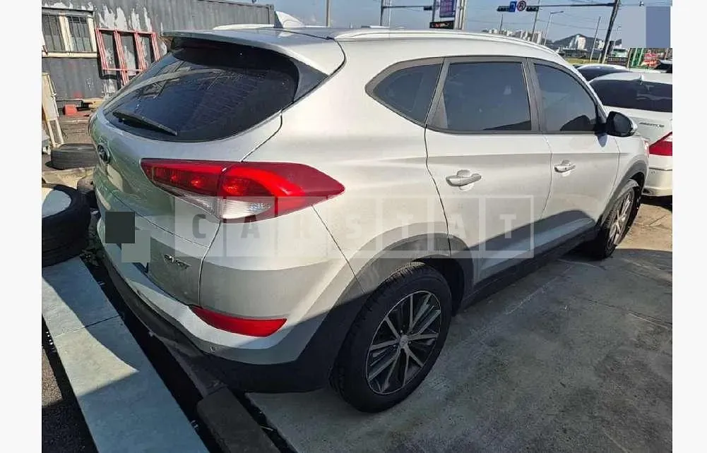 Photo 2 of 9: 2016 Hyundai Tucson TL — Korean insurance auction