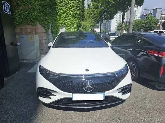 Photo 2 of 37: 2022 Mercedes-Benz EQS 450+ — Korean insurance auction