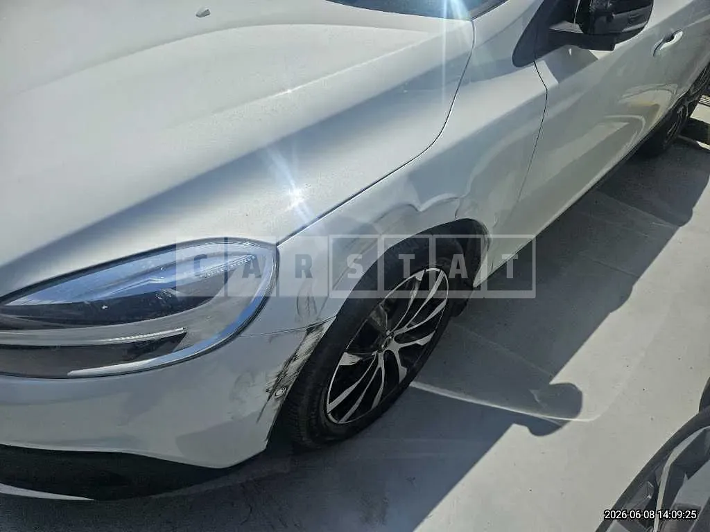Photo 2 of 15: 2019 Volvo V40CCD3 — Korean insurance auction