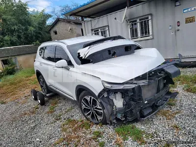 Photo 1 of 15: 2019 Hyundai Santa Fe, VIN KMHS381BDKU152083 — Korean insurance auction