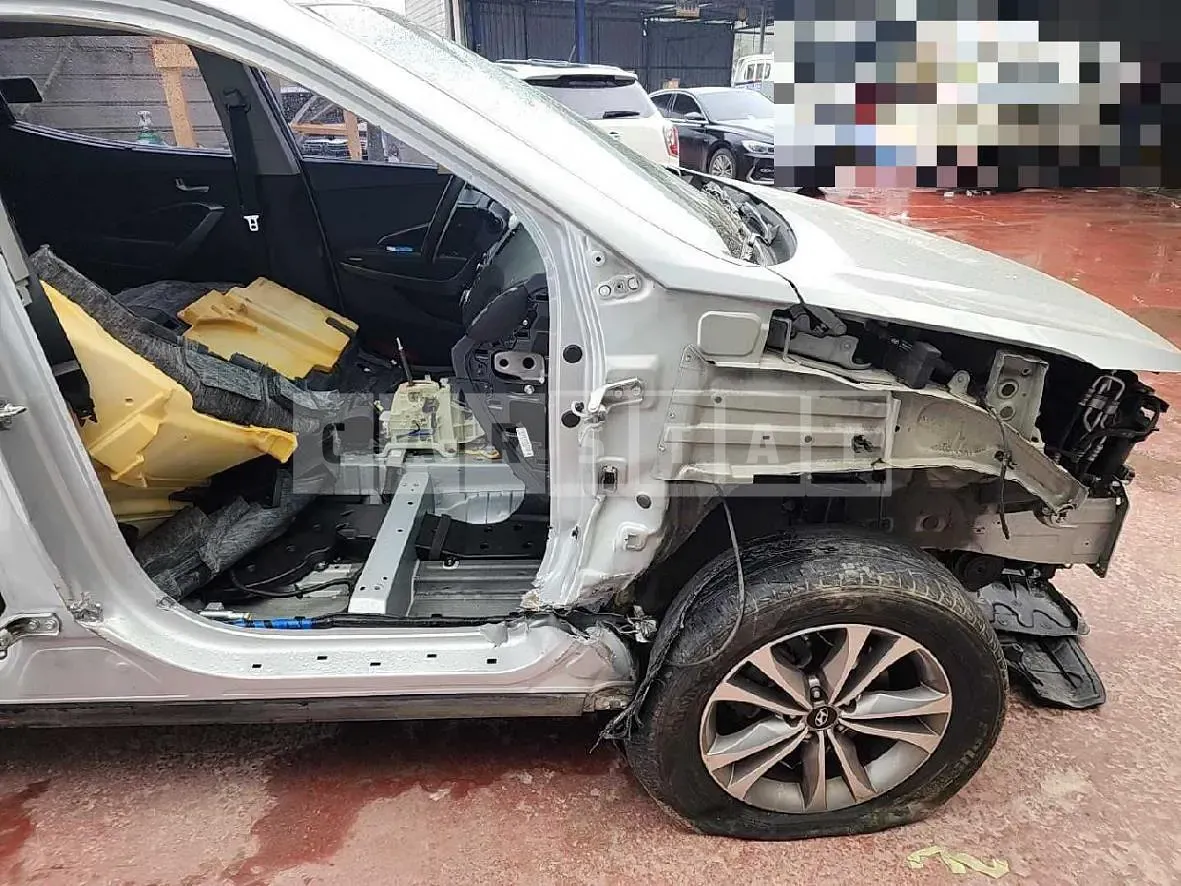 Photo 2 of 11: 2015 Hyundai Santa Fe DM 2.0 (4WD) — Korean insurance auction