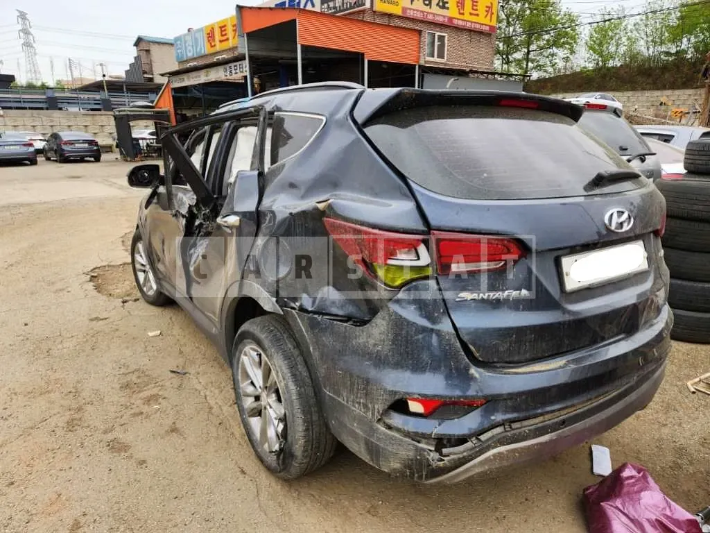 Photo 2 of 10: 2016 Hyundai Santa Fe, VIN KMHSW81UBGU546045 — Korean insurance auction