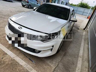 Photo 1 of 11: 2016 Kia K5 2.0(LPG), VIN KNAGT416BHA129575 — Korean insurance auction