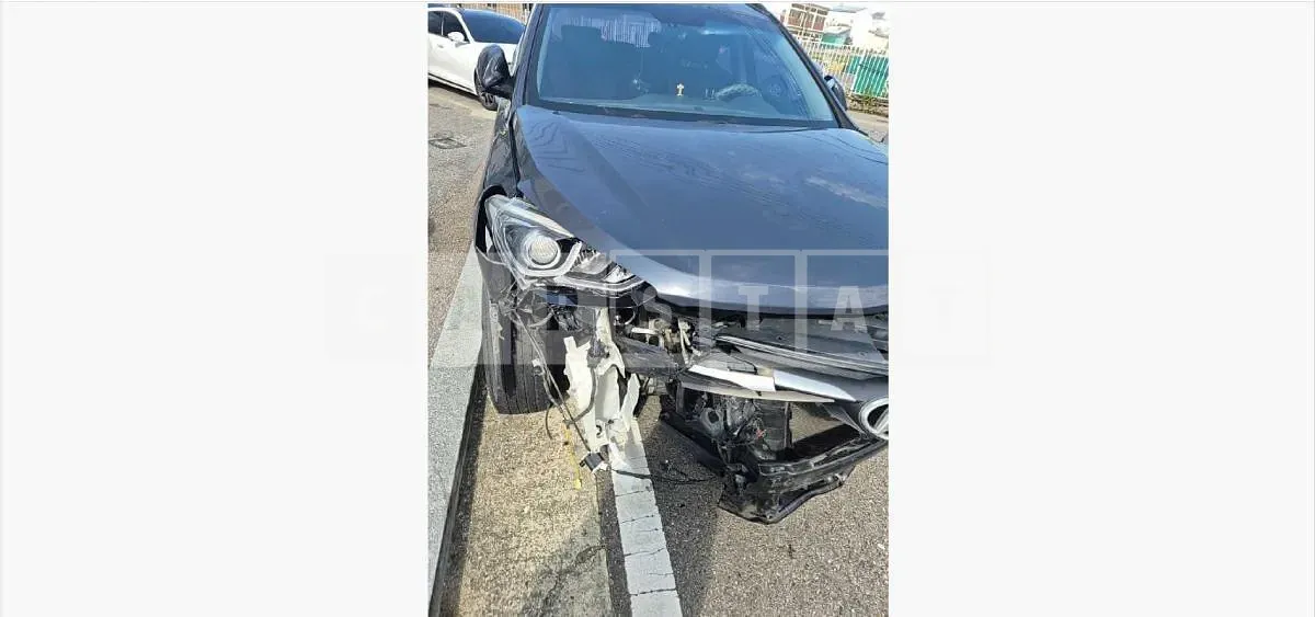 Photo 2 of 32: 2016 Hyundai Santa Fe DM Diesel 2.2 4WD — Korean insurance auction