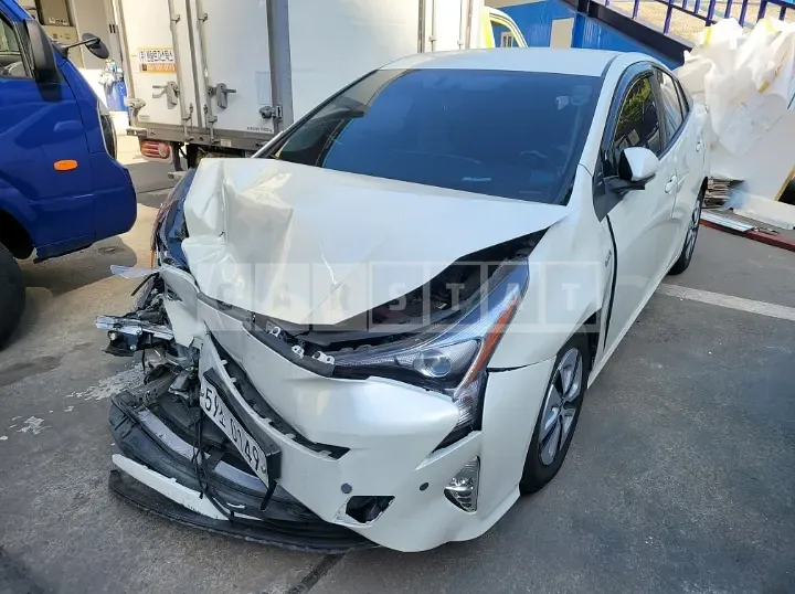 Photo 2 of 6: 2016 Toyota Prius, VIN JTDKBRFU1G3519102 — Korean insurance auction
