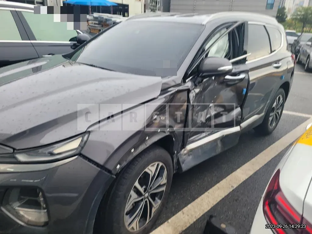 Photo 2 of 16: 2018 Hyundai Santa Fe TM 2.0, VIN KMHS381BBKU107095 — Korean insurance auction