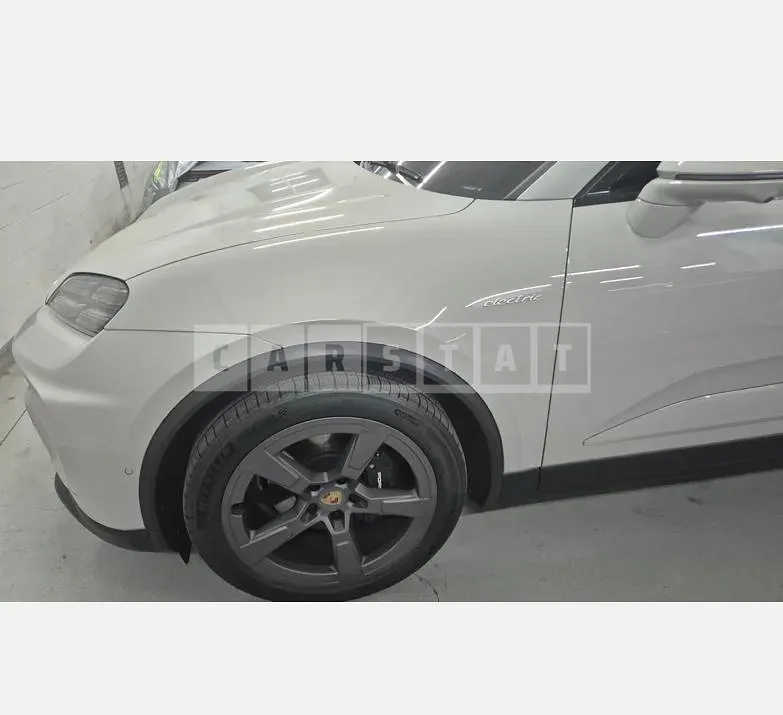 Photo 2 of 27: 2026 Porsche Macan 4 Electric Car — Korean insurance auction