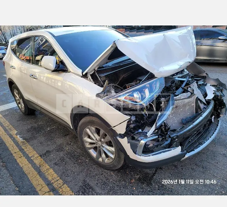 Photo 2 of 7: 2015 Hyundai Santa Fe DM — Korean insurance auction