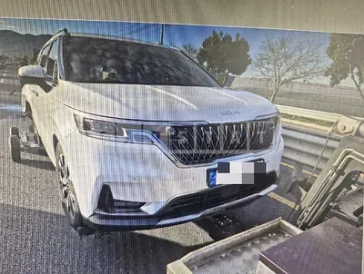 Photo 1 of 5: 2023 Kia Carnival Gasoline — Korean insurance auction