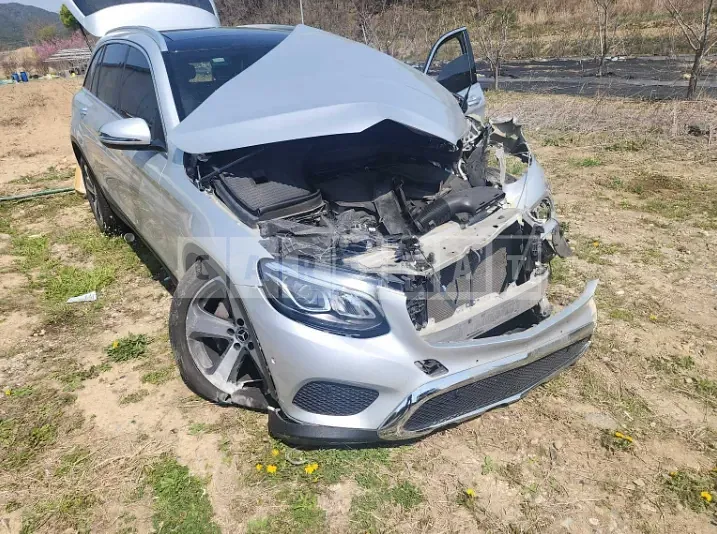 Photo 2 of 12: 2017 Mercedes-Benz GLC220 d 4Matic, VIN WDC0G0FB6HF286718 — Korean insurance auction