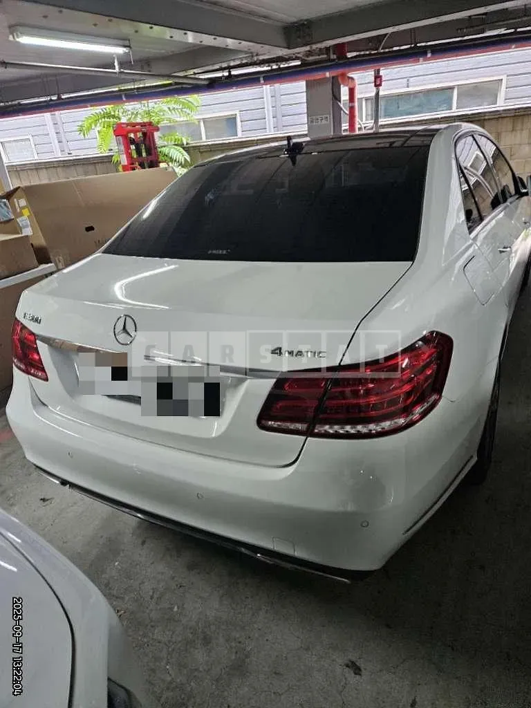 Photo 2 of 6: 2015 Mercedes-Benz E300 4Matic — Korean insurance auction
