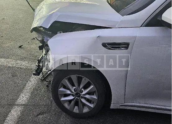 Photo 2 of 17: 2016 Kia K5, VIN KNAGX411BGA091510 — Korean insurance auction