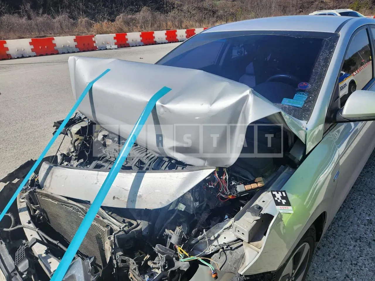 Photo 2 of 8: 2016 Hyundai IONIQ Hybrid, VIN KMHC751CGGU001330 — Korean insurance auction