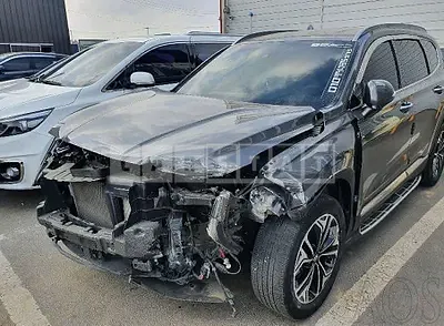 Photo 1 of 21: 2019 Hyundai Santa Fe, VIN KMHS381ABKU120945 — Korean insurance auction