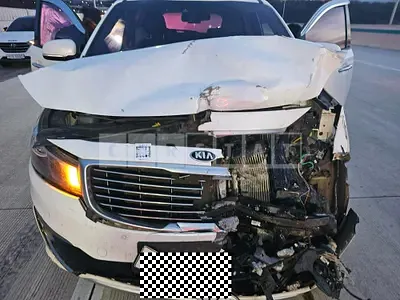 Photo 1 of 8: 2017 Kia Carnival, VIN KNAMC81ABJS389259 — Korean insurance auction