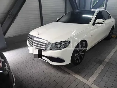 Photo 1 of 27: 2019 Mercedes-Benz E 300 e, VIN WDDZF5DB2KA669209 — Korean insurance auction