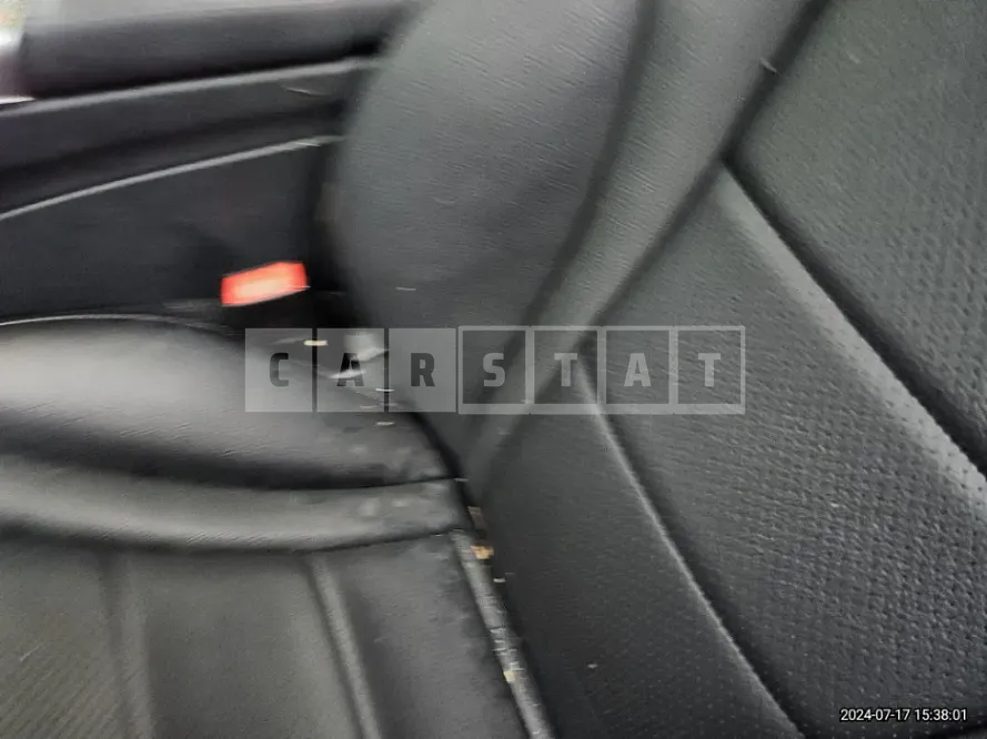 Photo 2 of 20: 2017 Mercedes-Benz C200 — Korean insurance auction