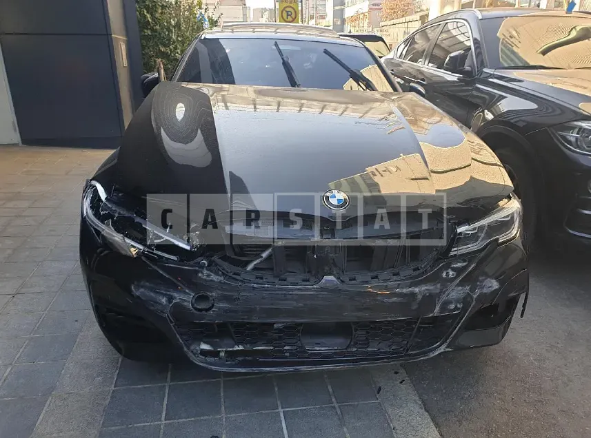 Photo 2 of 5: 2019 BMW 330i xDrive M Sport Package, VIN WBA5R9109KFH29001 — Korean insurance auction