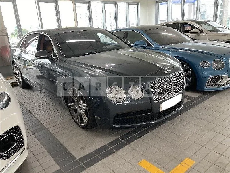 Photo 2 of 48: 2018 Bentley Flying Spur V8, VIN SCBET53W9JC066298 — Korean insurance auction