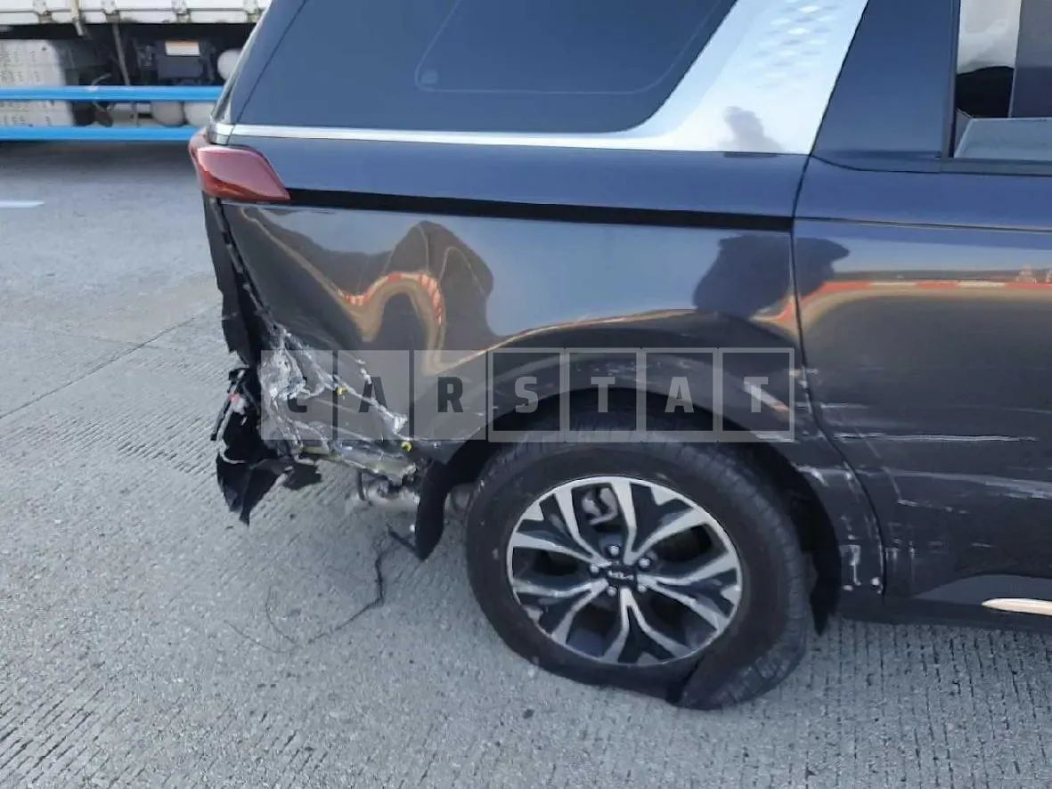 Photo 2 of 93: 2021 Kia Carnival 2.2, VIN KNANC81BBNS146858 — Korean insurance auction