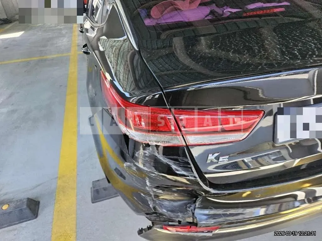 Photo 2 of 9: 2016 Kia K5 2.0 — Korean insurance auction