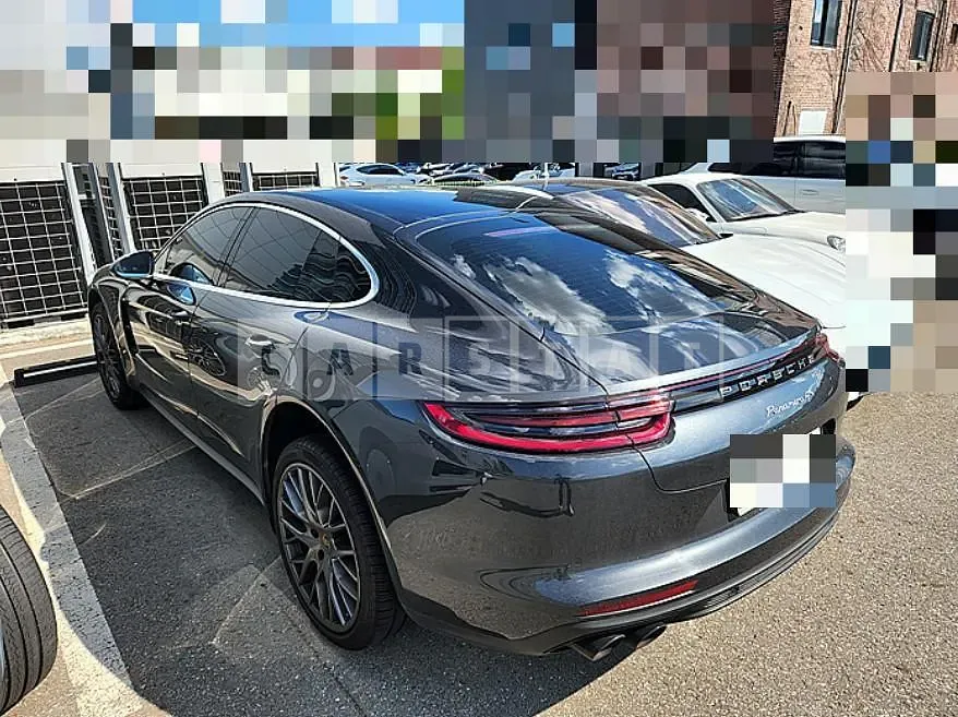 Photo 2 of 12: 2018 Porsche Panamera 4S — Korean insurance auction