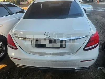 Photo 1 of 19: 2016 Mercedes-Benz E200 — Korean insurance auction