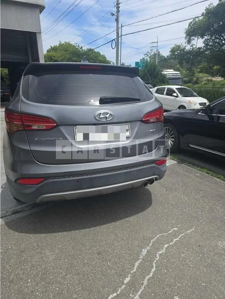 Photo 2 of 6: 2015 Hyundai Santa Fe 2.0 — Korean insurance auction