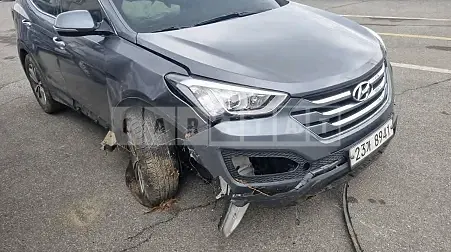 Photo 2 of 14: 2015 Hyundai Santa Fe, VIN KMHSU81UBFU377206 — Korean insurance auction