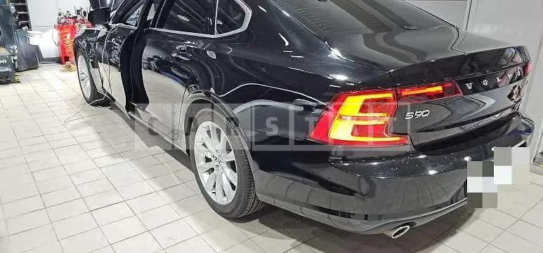 Photo 2 of 17: 2017 Volvo S90D4 — Korean insurance auction