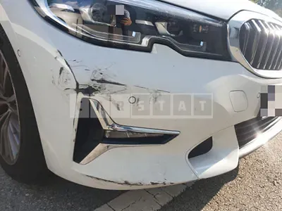 Photo 1 of 3: 2021 BMW (parts) 320i Headlamp — Korean insurance auction