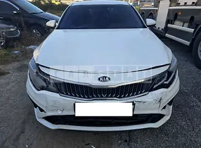 Photo 1 of 9: 2019 Kia K5 — Korean insurance auction