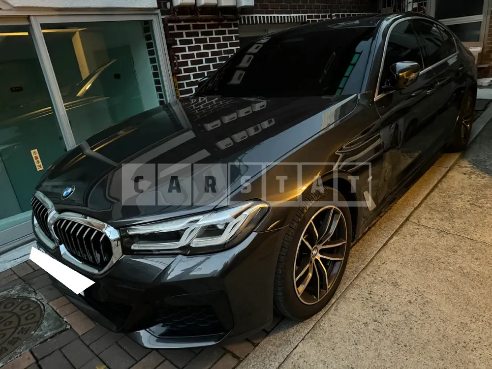 Photo 2 of 4: 2022 BMW 523d xDrive, VIN WBA31ES05NWX76341 — Korean insurance auction