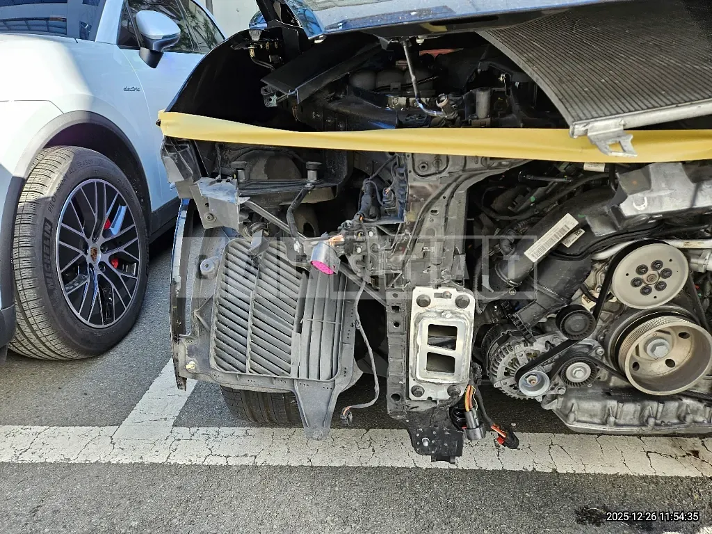 Photo 2 of 47: 2022 Porsche Cayenne — Korean insurance auction