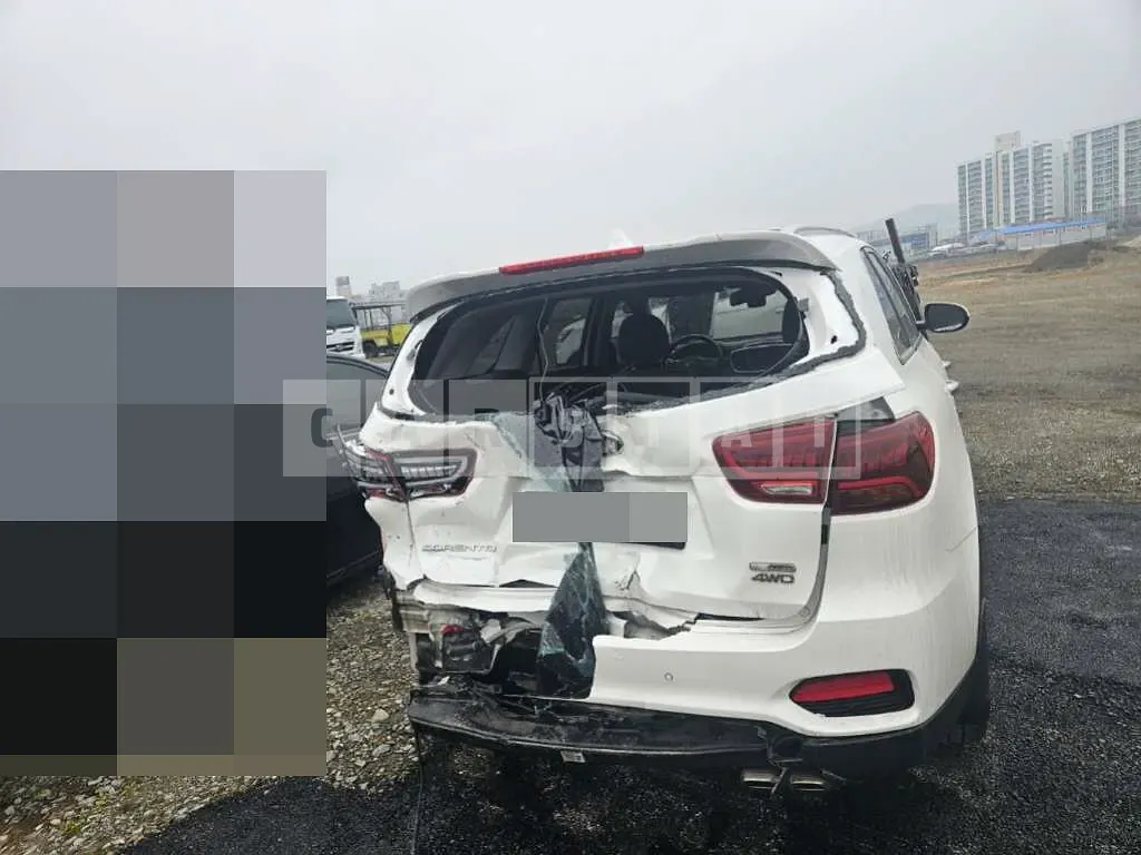 Photo 2 of 6: 2018 Kia Sorento 4WD — Korean insurance auction