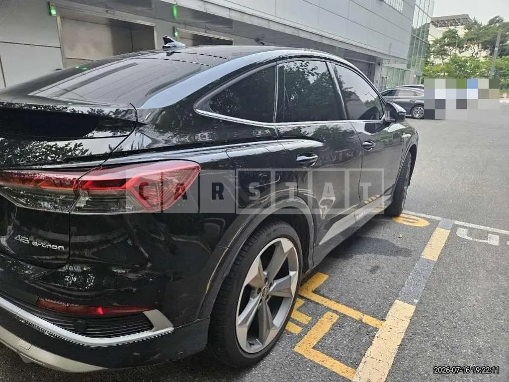 Photo 2 of 16: 2025 Audi Q4 Sportback 45 e-tron — Korean insurance auction