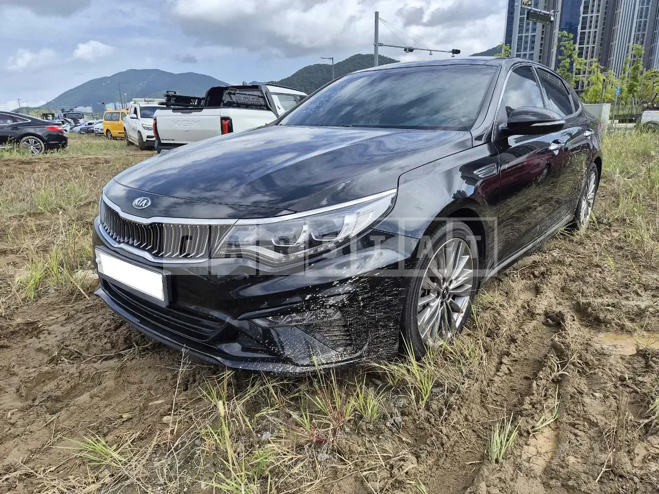 Photo 2 of 13: 2019 Kia K5, VIN KNAGU411BLA371527 — Korean insurance auction