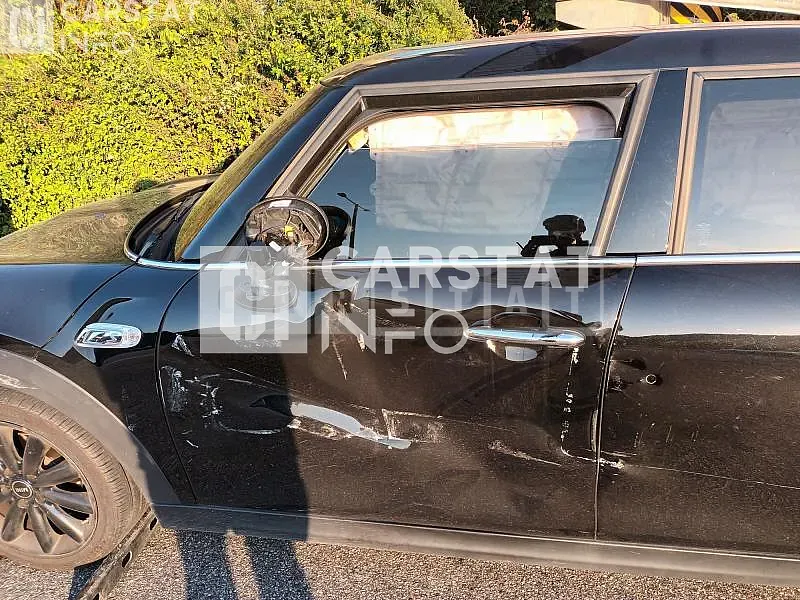 Photo 2 of 6: 2018 MINI Cooper S Five-Door, VIN WMWXU3101K2D47010 — Korean insurance auction