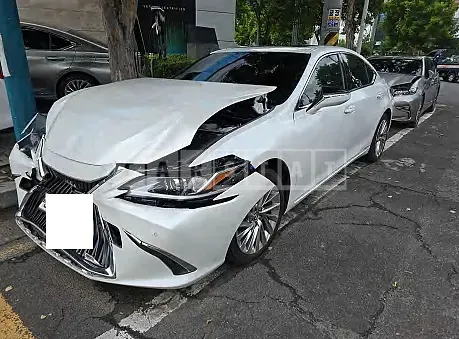 Photo 2 of 10: 2021 Lexus ES300h — Korean insurance auction