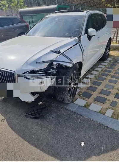 Photo 1 of 18: 2019 Volvo XC60T8 AWD — Korean insurance auction