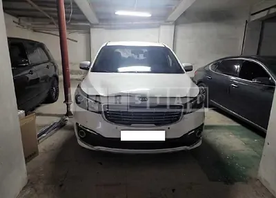 Photo 1 of 37: 2017 Kia Carnival, VIN KNAMC81ABHS285235 — Korean insurance auction