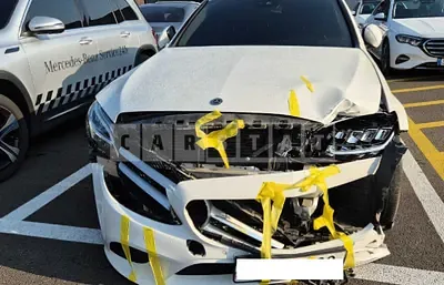 Photo 1 of 30: 2019 Mercedes-Benz C220 d — Korean insurance auction